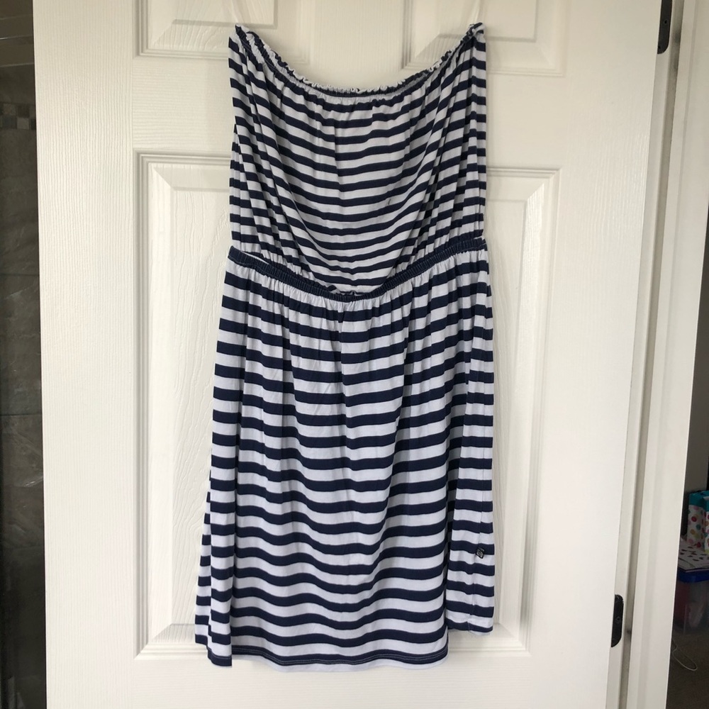 Strapless swim coverup